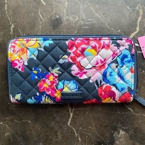 NWT Vera Bradley Iconic RFID Georgia Wallet